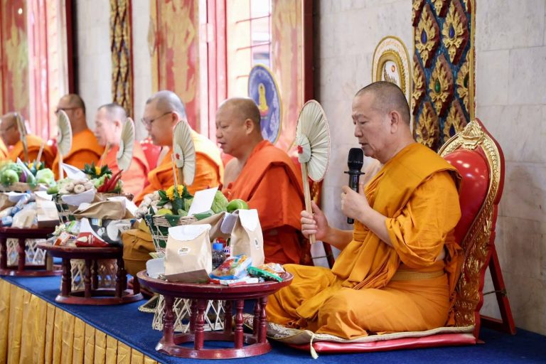 พระเดชพระคุณพระเทพรัตนนายก ประธานฝ่ายสงฆ์ในพิธี “แสงแห่งศรัทธาครูบาศรีวิชัย”